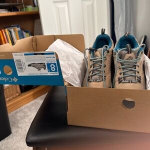 Columbia Mount Carmel Low Waterproof  Hiking Shoes, tan Women Size: 8.5